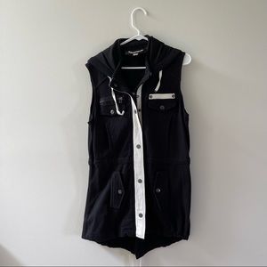 Peyton Jensen hoodie sleeveless jacket zip up medium